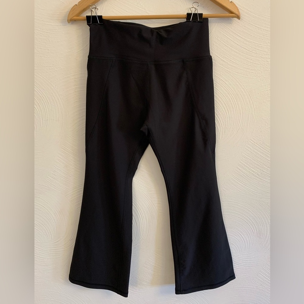 Old Navy Powersoft - Sz XL 14 / 16 - Flare Black Yoga Cropped Pants Leggings